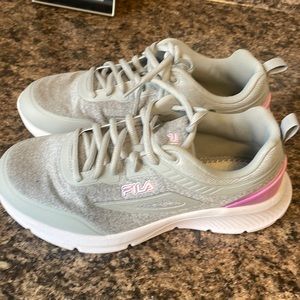 Woman’s Fila shoes size 8 worn once running